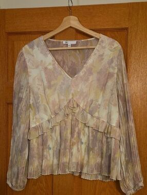DR2 Pleated Ruffle V-Neck Top in Pastel Yellow and Lavender